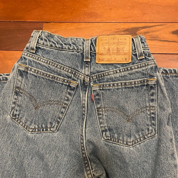 Vintage 90s Levi’s Jeans - Picture 4 of 6